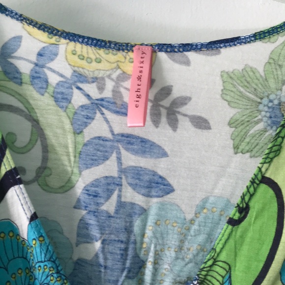 Eight Sixty V-neck flowy top - Picture 8 of 9